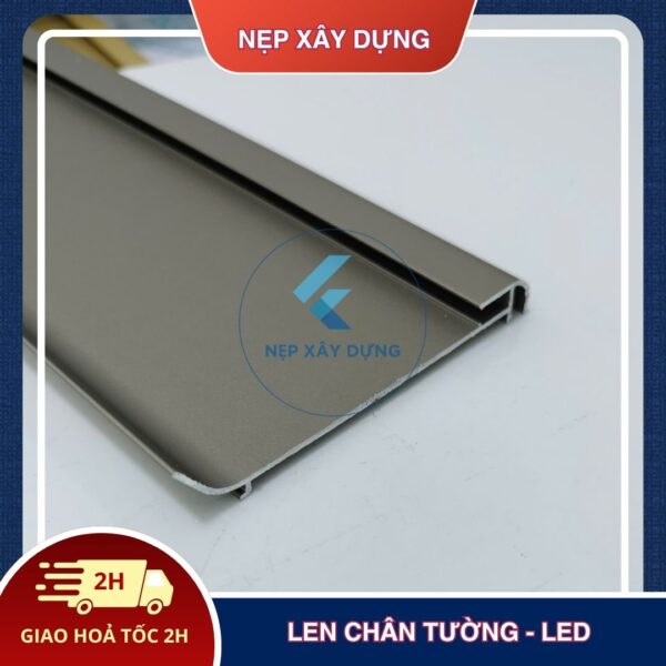 Len chân tường- LED