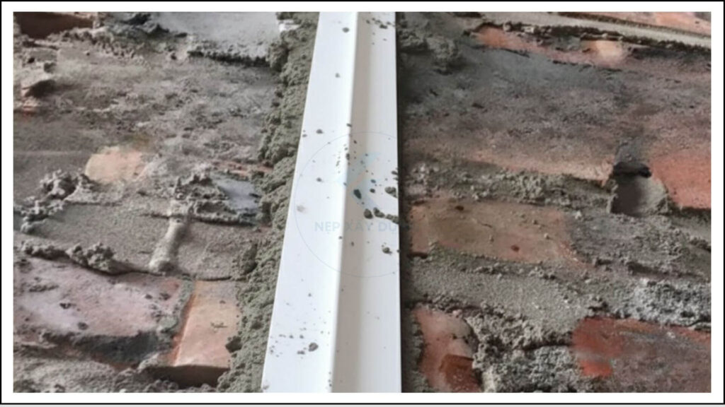 Hình ảnh nẹp T nhựa giúp tạo mốc trát chính xác