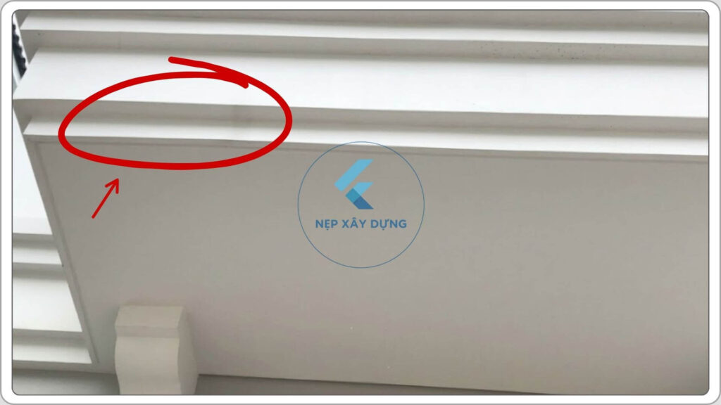 Hình ảnh ứng dụng thực tế nẹp chỉ ngắt nước ban công