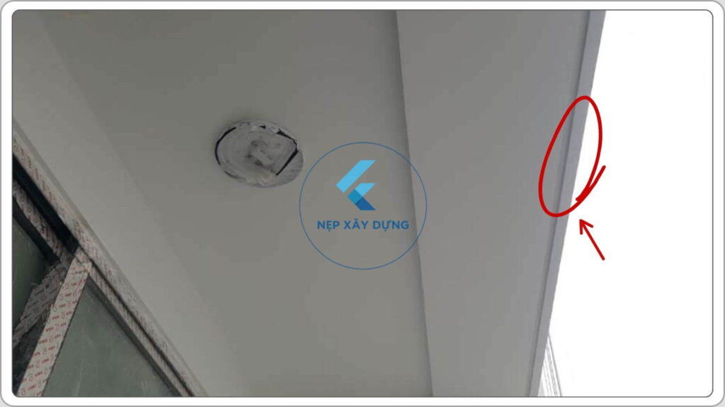 Ứng dụng nẹp chỉ ngắt nước ban công thực tế